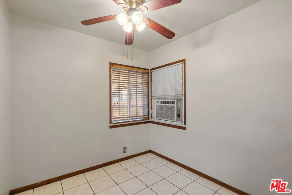 1831 N Buena Vista Street, Burbank, California 91505 home-pic-19